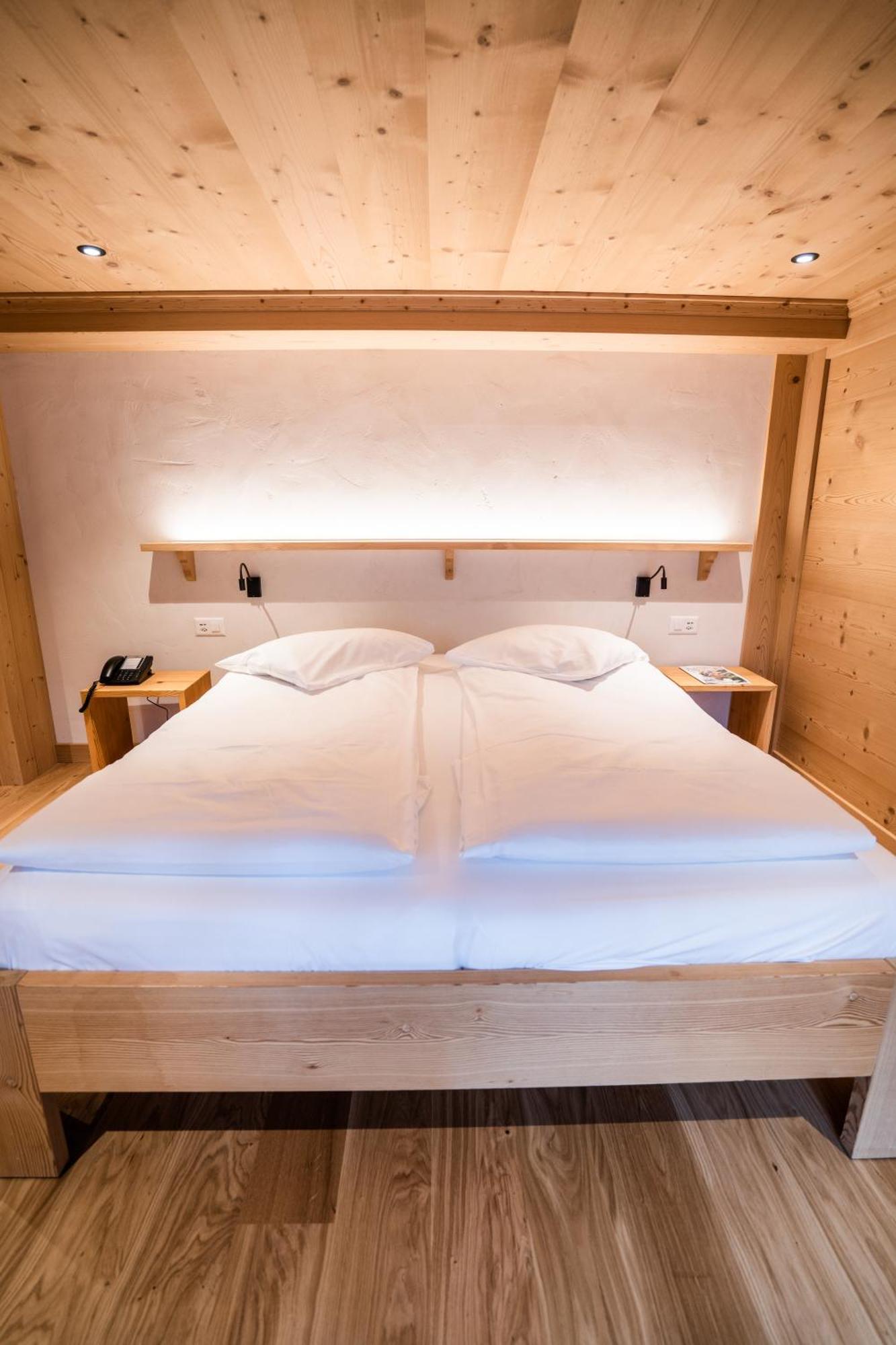 Posthotel Roessli Gstaad Zewnętrze zdjęcie